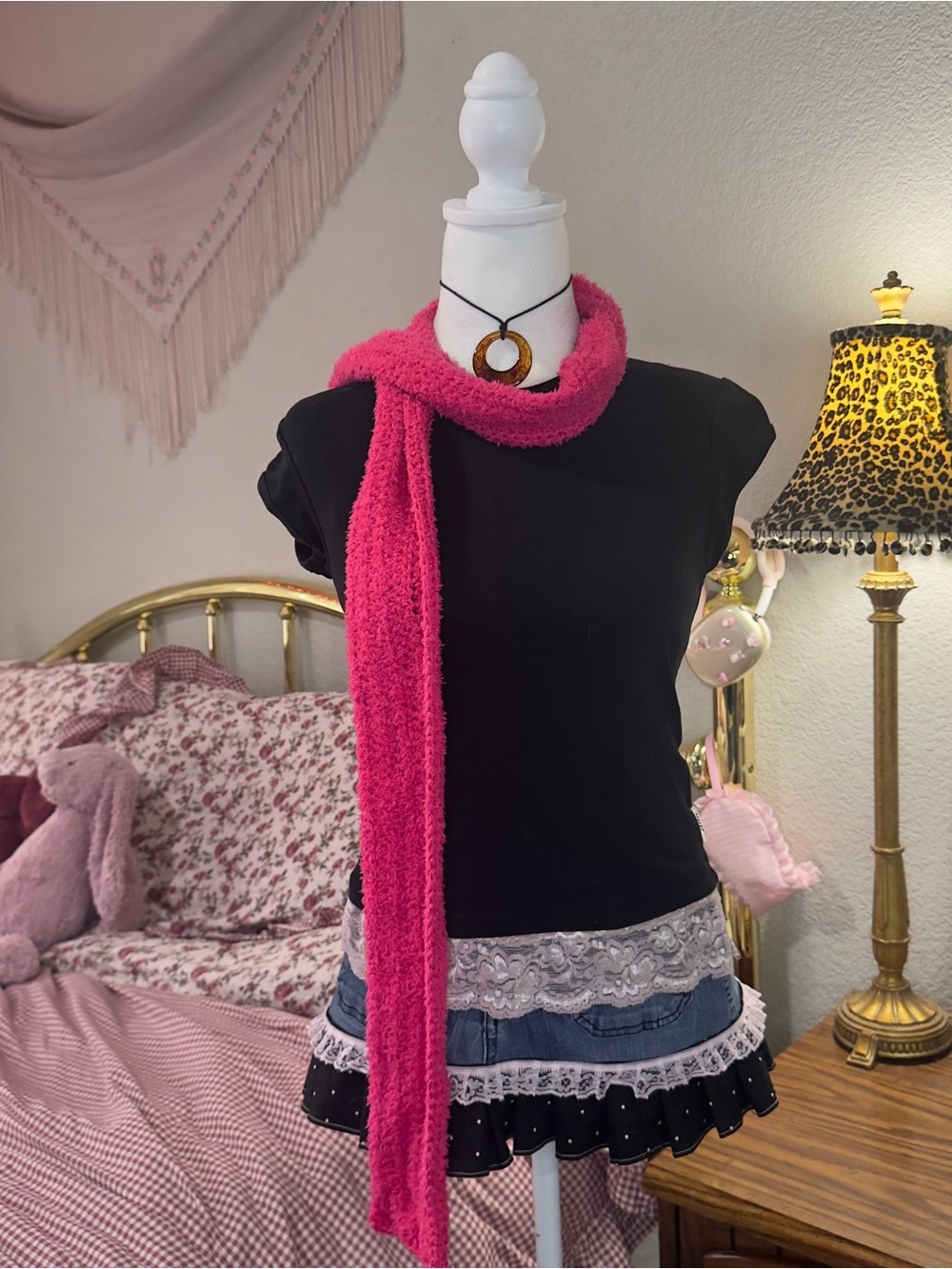 Women's Fuchsia Cozy Knit Scarf - Stylish Layering Accessory - Picture 4 of 5